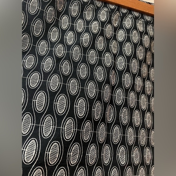 ⚫️ BOGO Ann Taylor loft women’s mini skirt black and white embroidered side 6 - Picture 5 of 7